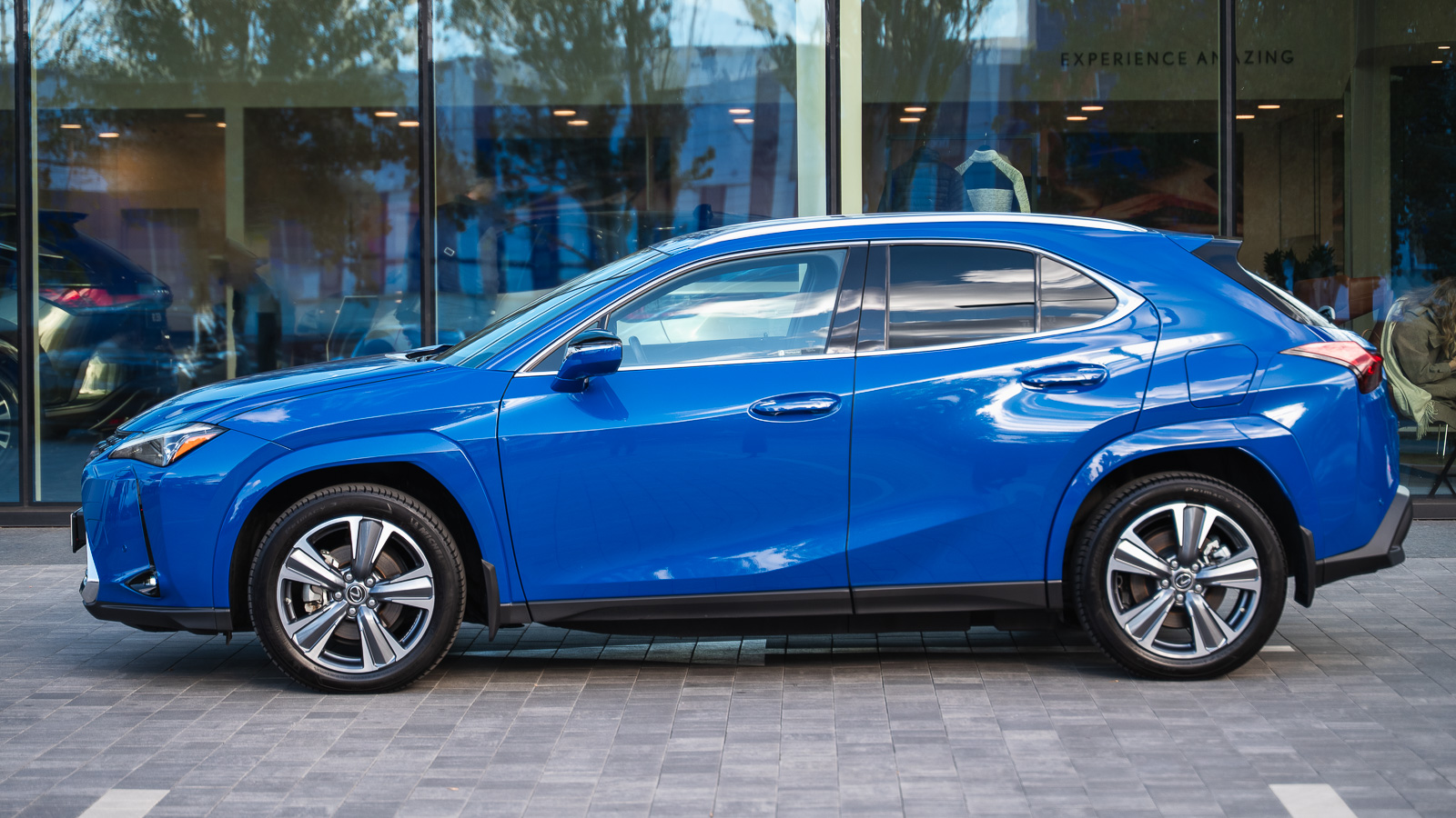 Lexus UX 300e 2023 року з пробігом 5786 км, Хетчбек, Лексус Дніпро, м.Дніпро - 1536600 ГРН | Фото № 3