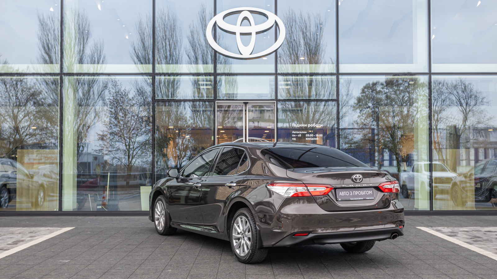 Toyota CAMRY 2018 року з пробігом 143023 км, Седан, Тойота Центр Дніпро "Алмаз Мотор" на Запорізькому шосе, м.Дніпро - 924000 ГРН | Фото № 2