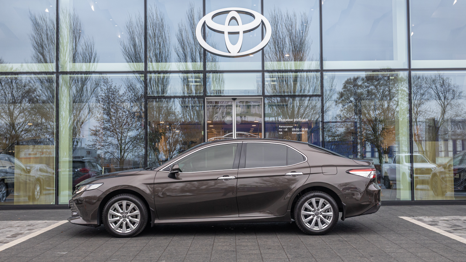 Toyota CAMRY 2018 року з пробігом 143023 км, Седан, Тойота Центр Дніпро "Алмаз Мотор" на Запорізькому шосе, м.Дніпро - 924000 ГРН | Фото № 3