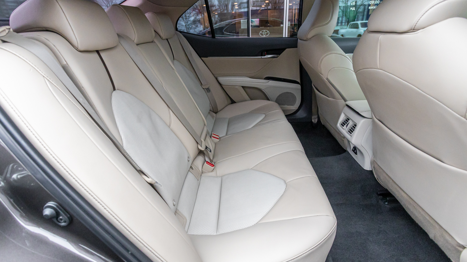 Toyota CAMRY 2018 року з пробігом 143023 км, Седан, Тойота Центр Дніпро "Алмаз Мотор" на Запорізькому шосе, м.Дніпро - 924000 ГРН | Фото № 7