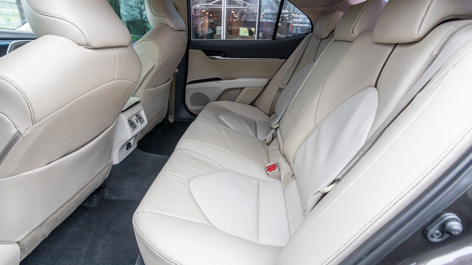 Toyota CAMRY 2018 року з пробігом 143023 км, Седан, Тойота Центр Дніпро "Алмаз Мотор" на Запорізькому шосе, м.Дніпро - 924000 ГРН | Фото № 11