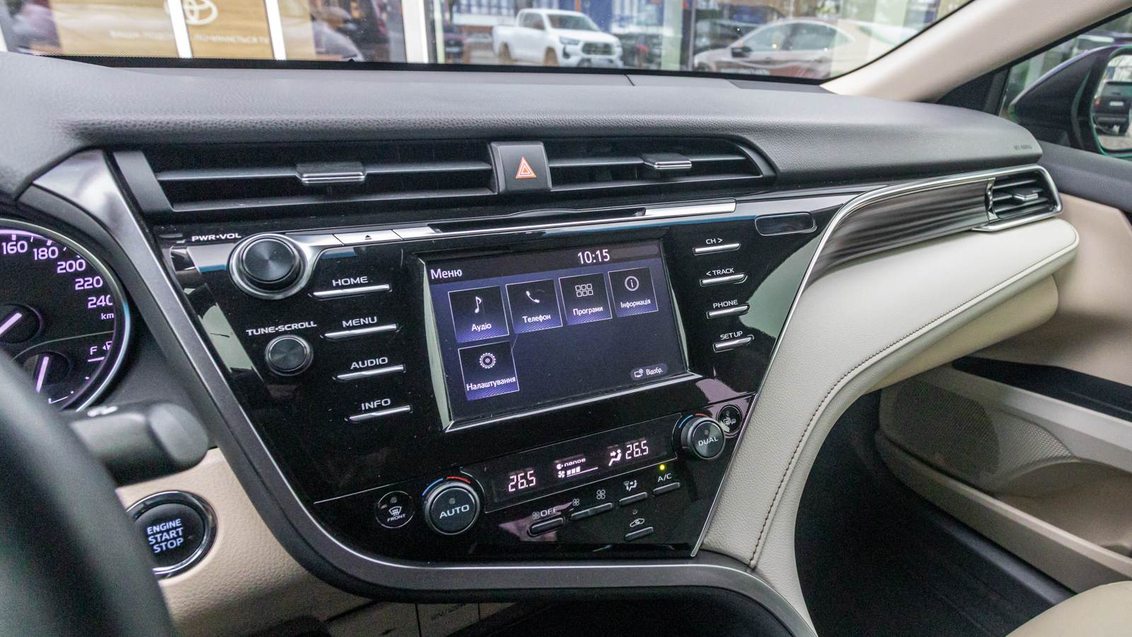 Toyota CAMRY 2018 року з пробігом 143023 км, Седан, Тойота Центр Дніпро "Алмаз Мотор" на Запорізькому шосе, м.Дніпро - 924000 ГРН | Фото № 15