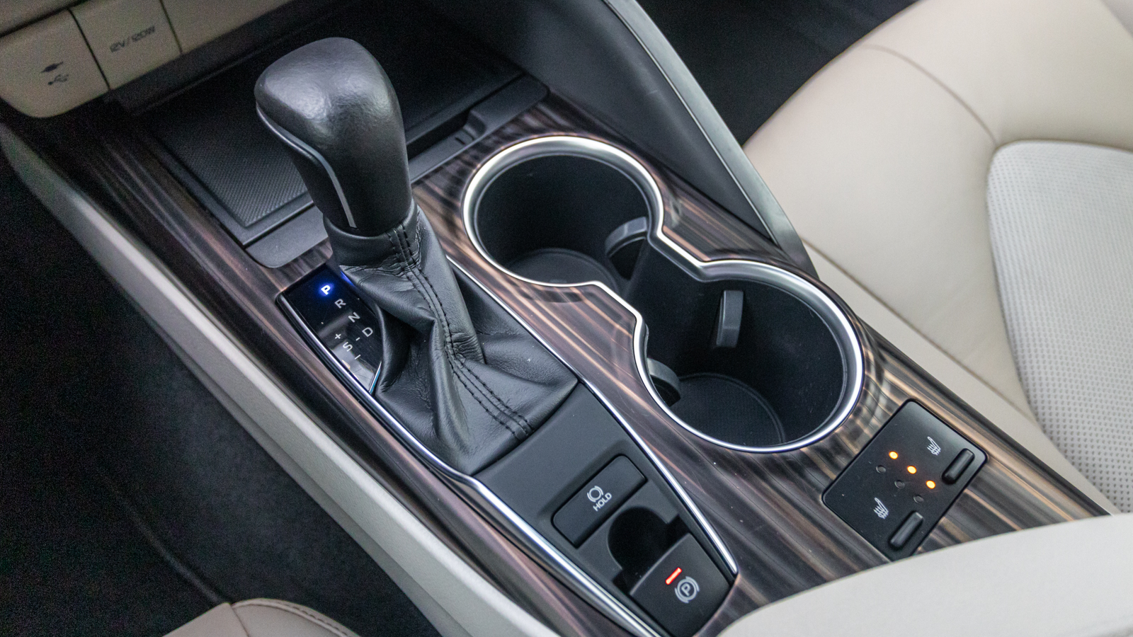 Toyota CAMRY 2018 року з пробігом 143023 км, Седан, Тойота Центр Дніпро "Алмаз Мотор" на Запорізькому шосе, м.Дніпро - 924000 ГРН | Фото № 26