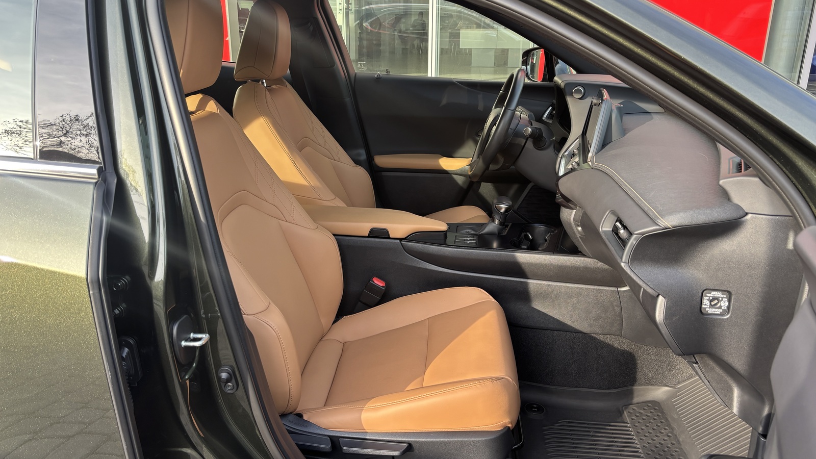 Lexus UX 2023 року, Хетчбек, Тойота Центр Кривий Ріг "Алмаз Сістем", м.Кривий Ріг | Фото № 6 Lexus UX 2023 року з пробігом 7080 км, Хетчбек, Тойота Центр Кривий Ріг "Алмаз Сістем", м.Кривий Ріг - 1720000 ГРН | Фото № 6