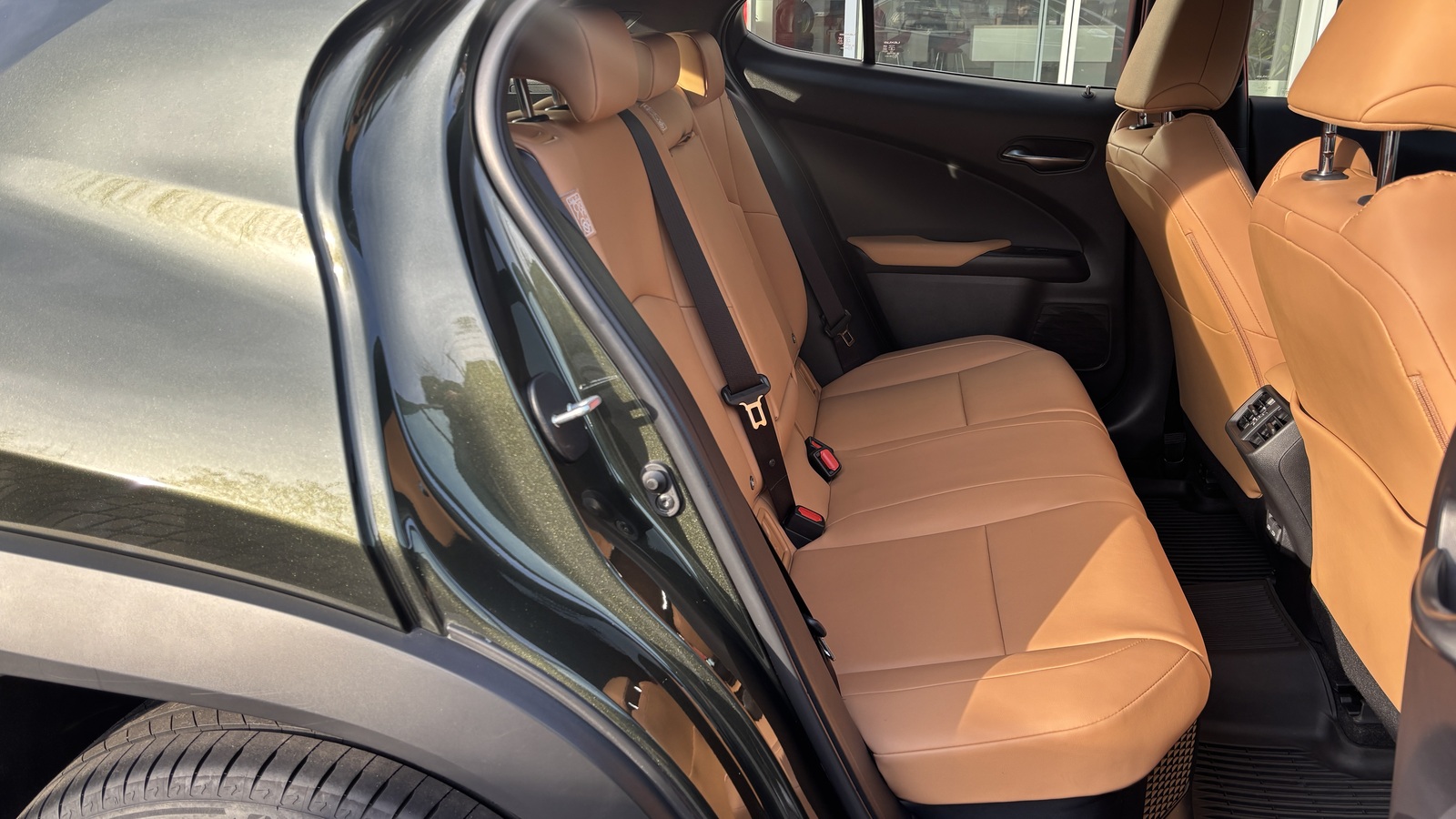 Lexus UX 2023 року, Хетчбек, Тойота Центр Кривий Ріг "Алмаз Сістем", м.Кривий Ріг | Фото № 7 Lexus UX 2023 року з пробігом 7080 км, Хетчбек, Тойота Центр Кривий Ріг "Алмаз Сістем", м.Кривий Ріг - 1720000 ГРН | Фото № 7