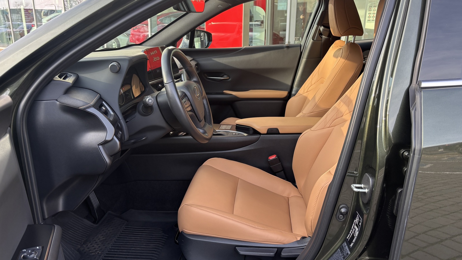 Lexus UX 2023 року, Хетчбек, Тойота Центр Кривий Ріг "Алмаз Сістем", м.Кривий Ріг | Фото № 12 Lexus UX 2023 року з пробігом 7080 км, Хетчбек, Тойота Центр Кривий Ріг "Алмаз Сістем", м.Кривий Ріг - 1720000 ГРН | Фото № 12