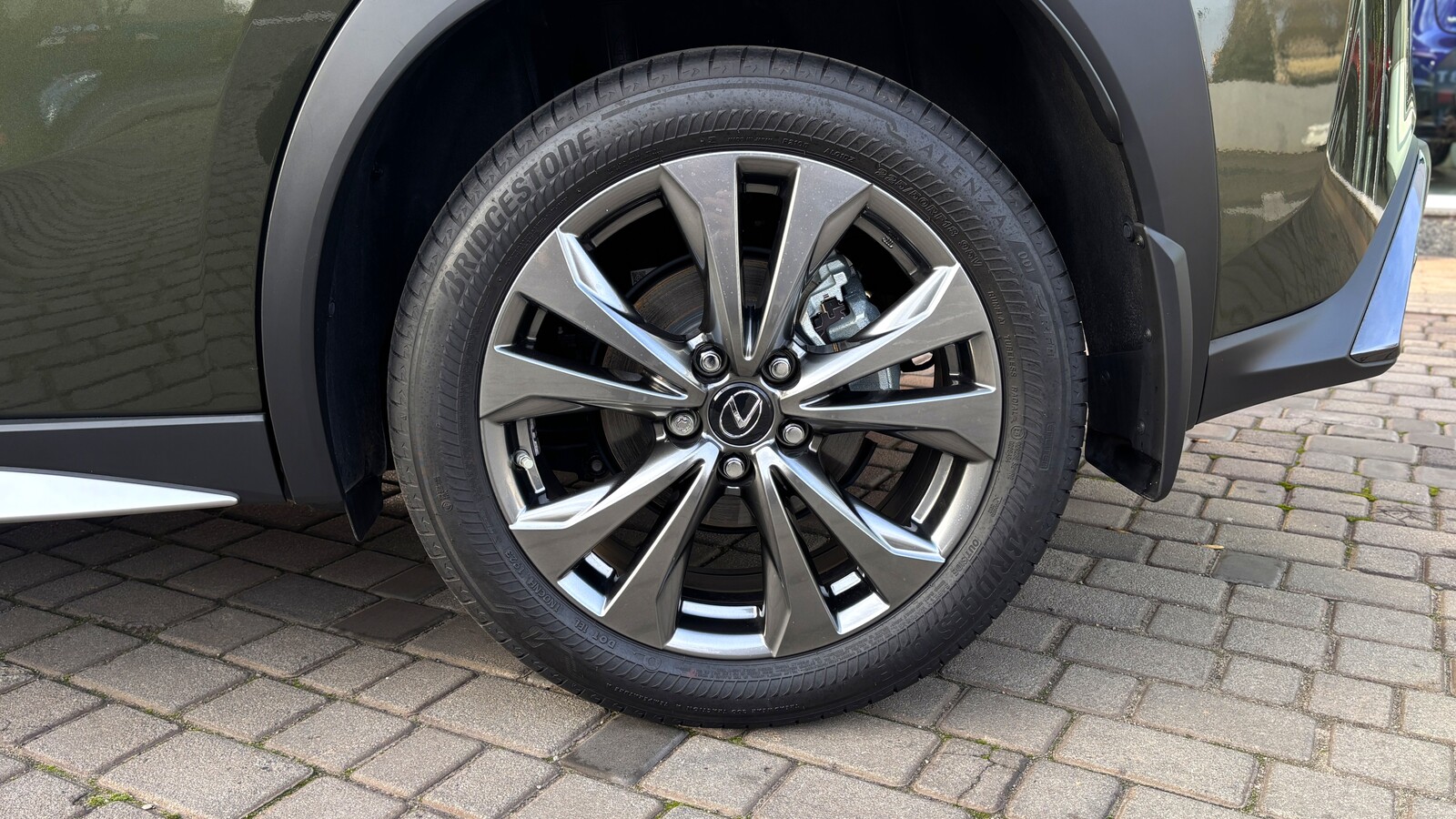 Lexus UX 2023 року, Хетчбек, Тойота Центр Кривий Ріг "Алмаз Сістем", м.Кривий Ріг | Фото № 16 Lexus UX 2023 року з пробігом 7080 км, Хетчбек, Тойота Центр Кривий Ріг "Алмаз Сістем", м.Кривий Ріг - 1720000 ГРН | Фото № 16