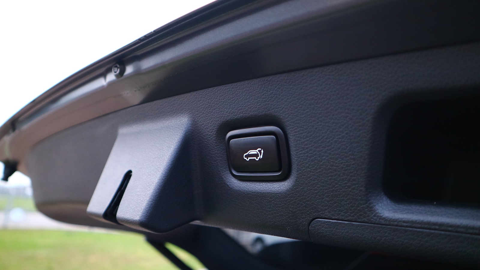 Інші авто HYUNDAI SANTA FE 2018 року з пробігом 192563 км, Універсал, Тойота Центр Київ "Автосаміт Укравто Столичне", м.Київ - 1108000 ГРН | Фото № 23