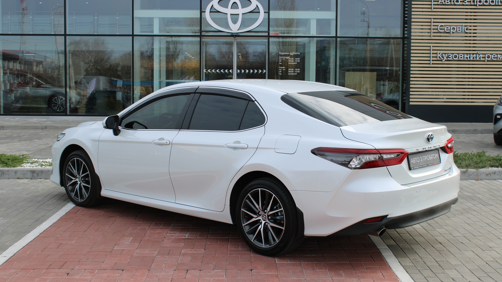 Toyota CAMRY 2023 року з пробігом 23599 км, Седан, Тойота Центр Черкаси "Мотор Сіті", м.Черкаси - 1659000 ГРН | Фото № 2