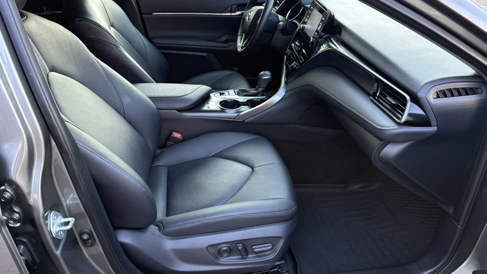 Toyota CAMRY 2021 року з пробігом 32925 км, Седан, Тойота Центр Київ "Автосаміт Укравто", м.Київ - 1479360 ГРН | Фото № 6