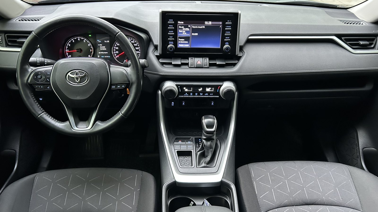 Toyota RAV4 2020 року з пробігом 51479 км, Універсал, Тойота Центр Київ "Автосаміт Укравто", м.Київ - 1200600 ГРН | Фото № 8