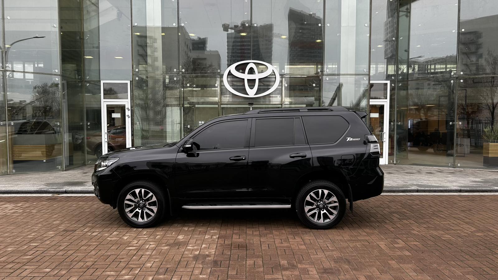 Toyota LAND CRUISER PRADO 2022 року з пробігом 31457 км, Універсал, Тойота Центр Київ "Автосаміт Укравто", м.Київ - 2444000 ГРН | Фото № 3