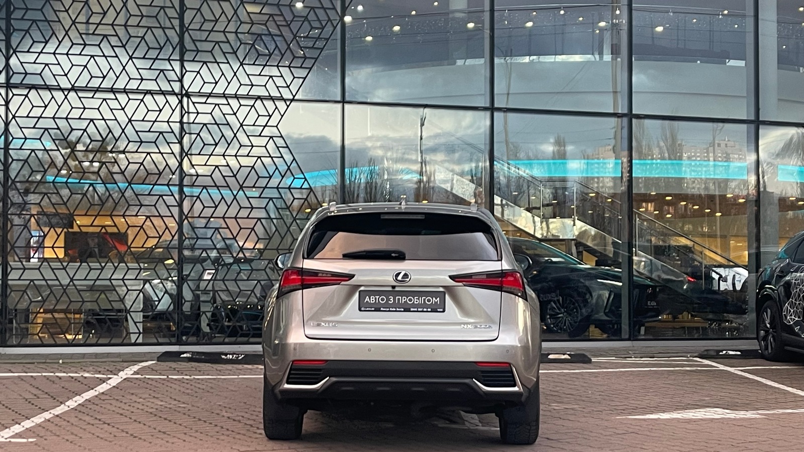 Lexus NX 2018 року, Універсал, Лексус Київ Захід, м.Київ | Фото № 4 Lexus NX 2018 року з пробігом 90243 км, Універсал, Лексус Київ Захід, м.Київ - 1472000 ГРН | Фото № 4