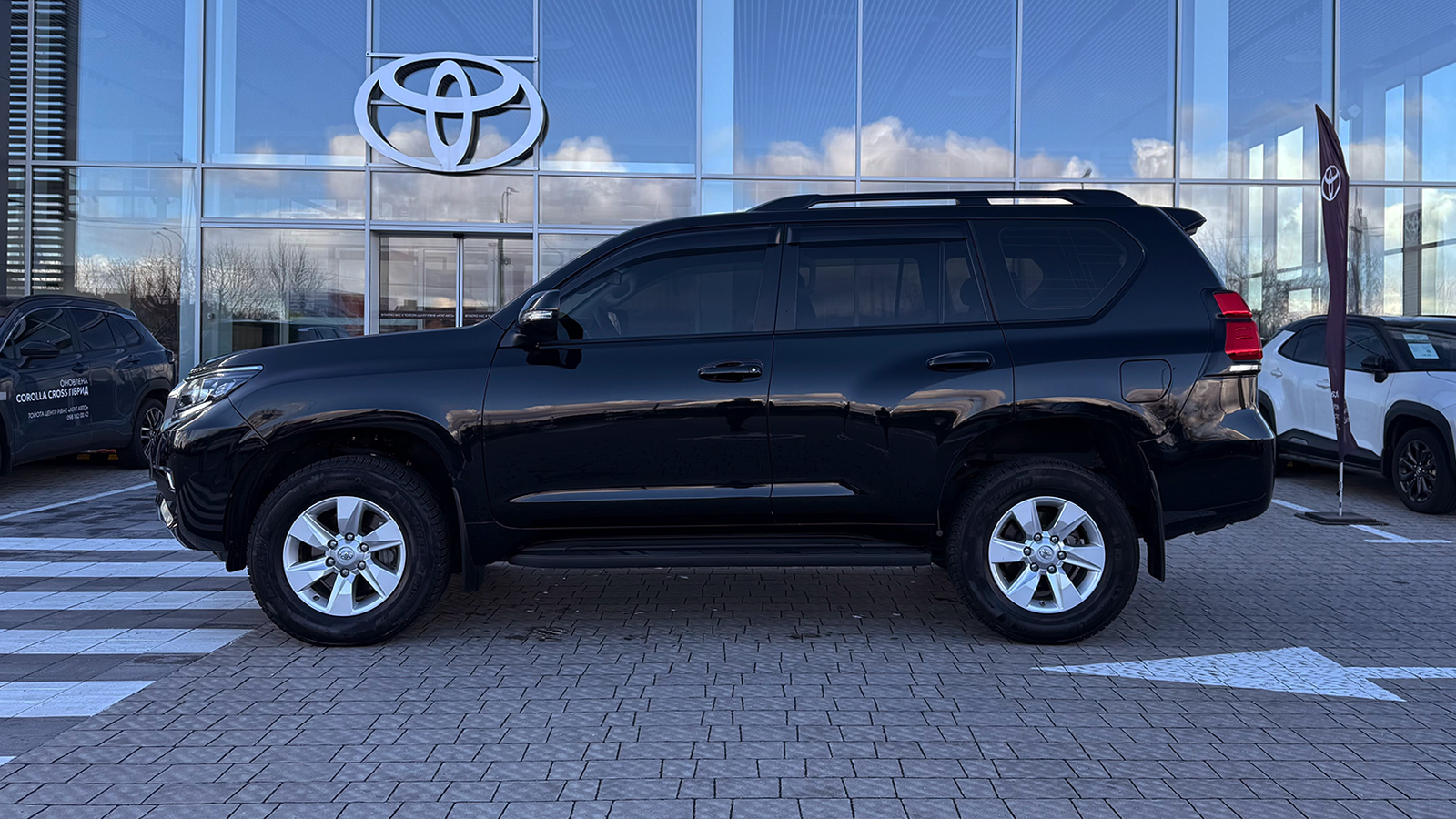 Toyota LAND CRUISER PRADO 2023 року з пробігом 40975 км, Універсал, Тойота Центр Рівне "Агат Авто", м.Рівне - 2199600 ГРН | Фото № 3