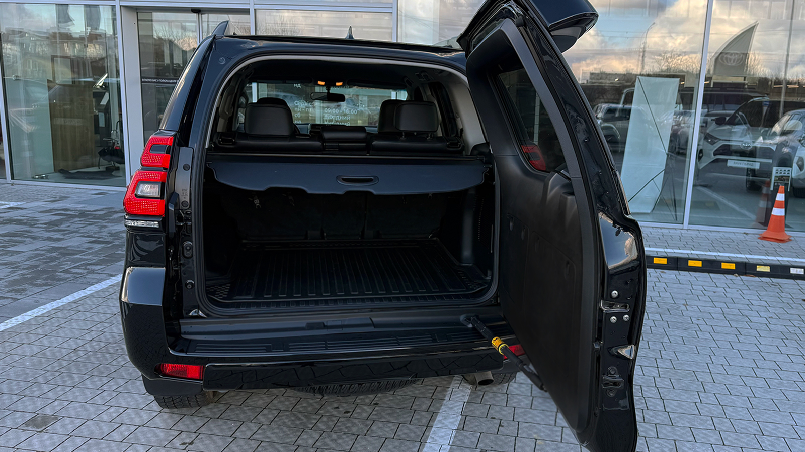 Toyota LAND CRUISER PRADO 2023 року з пробігом 40975 км, Універсал, Тойота Центр Рівне "Агат Авто", м.Рівне - 2199600 ГРН | Фото № 10