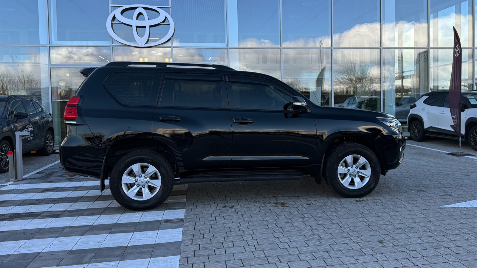 Toyota LAND CRUISER PRADO 2023 року з пробігом 40975 км, Універсал, Тойота Центр Рівне "Агат Авто", м.Рівне - 2199600 ГРН | Фото № 17