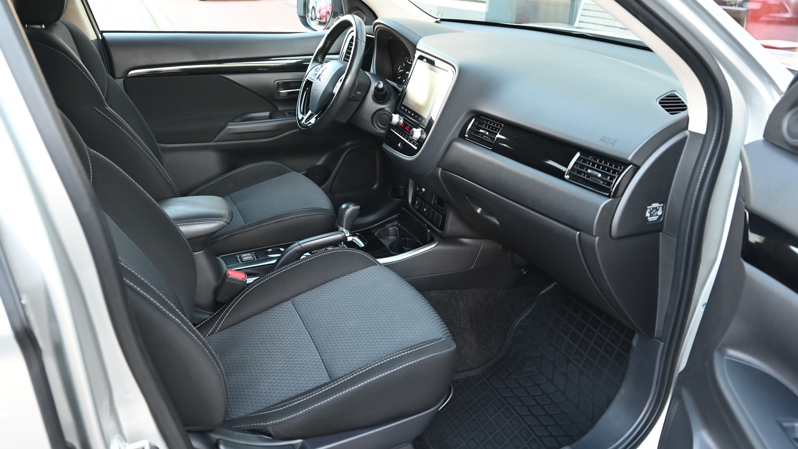 Інші авто MITSUBISHI OUTLANDER 2019 року з пробігом 91938 км, Універсал, Тойота Центр Київ "Сіті Плаза", м.Київ - 762580 ГРН | Фото № 6