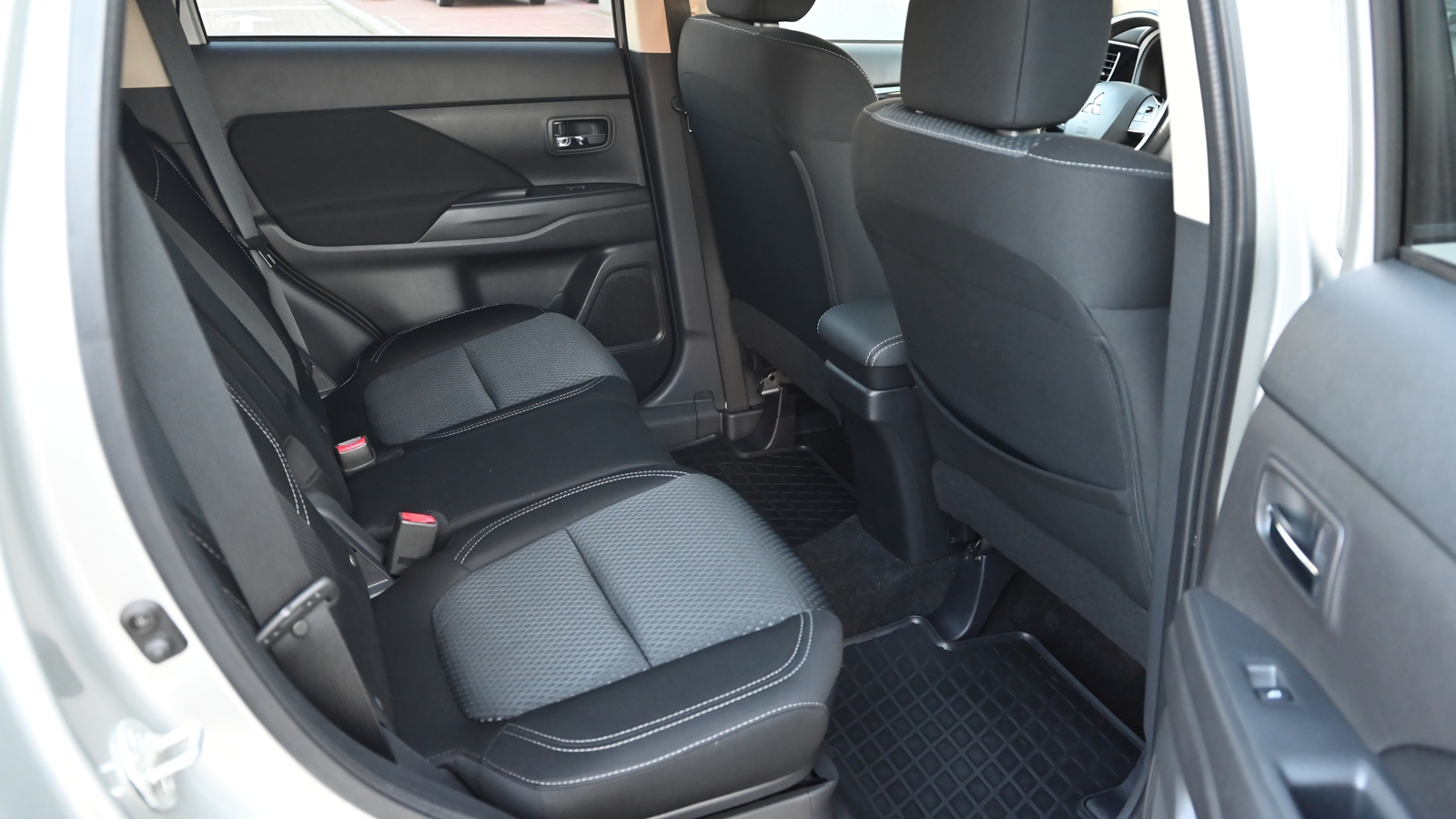 Інші авто MITSUBISHI OUTLANDER 2019 року з пробігом 91938 км, Універсал, Тойота Центр Київ "Сіті Плаза", м.Київ - 762580 ГРН | Фото № 7