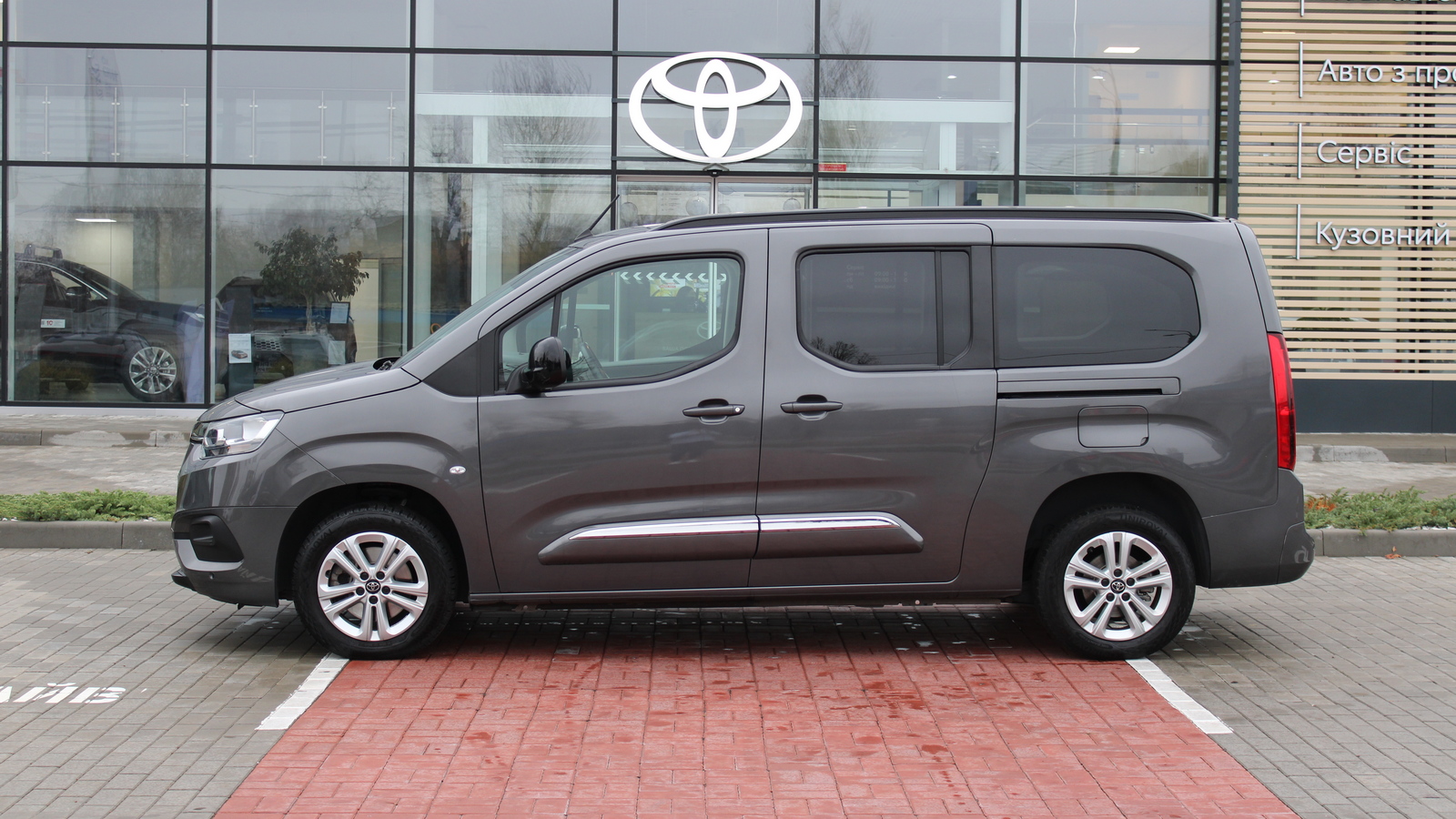 Toyota PROACE CITY VERSO 2023 року з пробігом 32762 км, Мінівен, Тойота Центр Черкаси "Мотор Сіті", м.Черкаси - 1239000 ГРН | Фото № 3