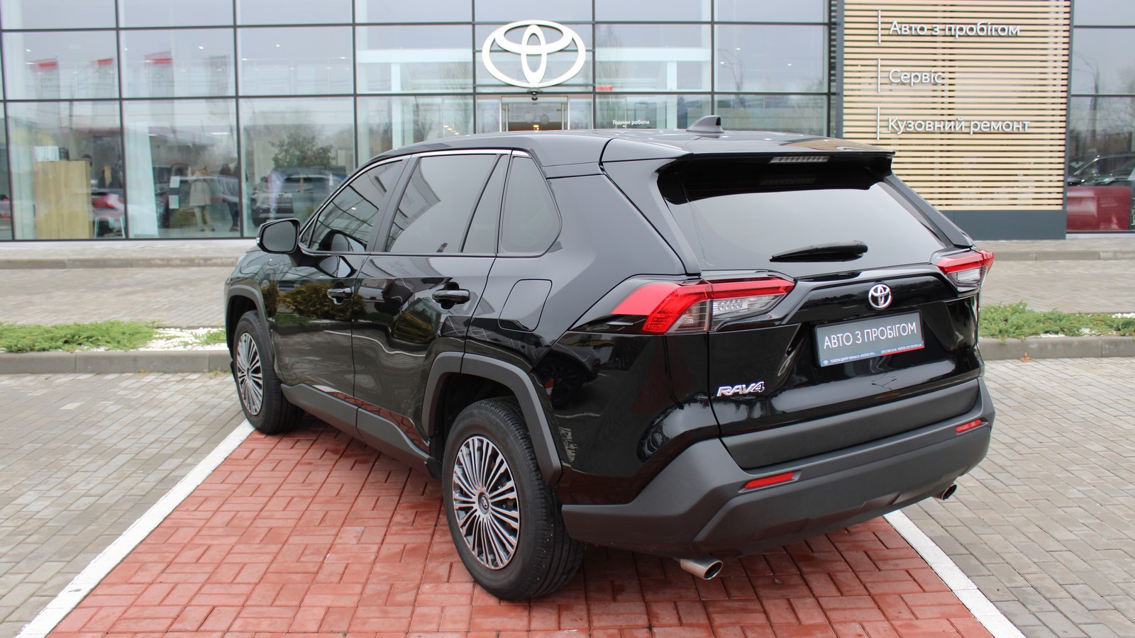 Toyota RAV4 2019 року з пробігом 188166 км, Універсал, Тойота Центр Черкаси "Мотор Сіті", м.Черкаси - 1020000 ГРН | Фото № 2