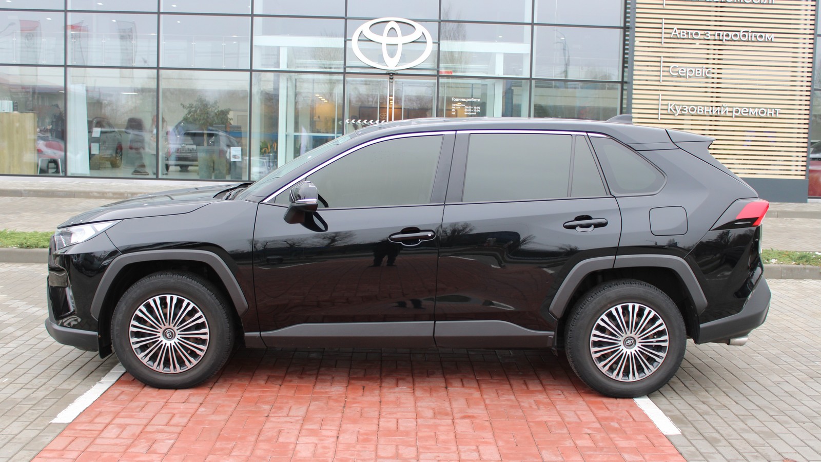 Toyota RAV4 2019 року з пробігом 188166 км, Універсал, Тойота Центр Черкаси "Мотор Сіті", м.Черкаси - 1020000 ГРН | Фото № 3