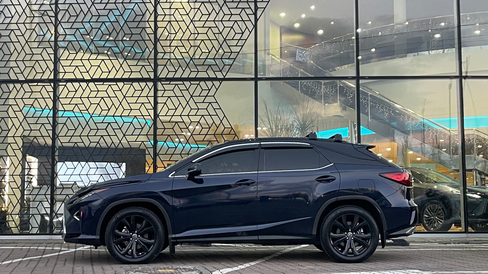 Lexus RX 2019 року з пробігом 129668 км, Універсал, Лексус Київ Захід, м.Київ - 1470000 ГРН | Фото № 3