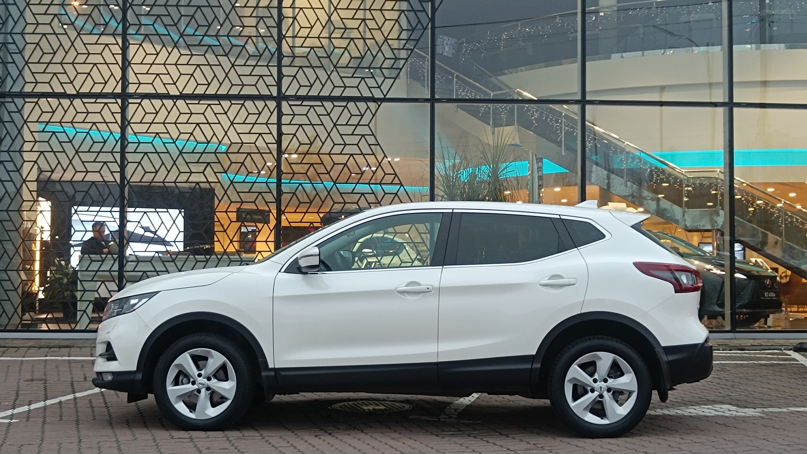 Інші авто NISSAN QASHQAI 2020 року з пробігом 102161 км, Універсал, Лексус Київ Захід, м.Київ - 837000 ГРН | Фото № 3