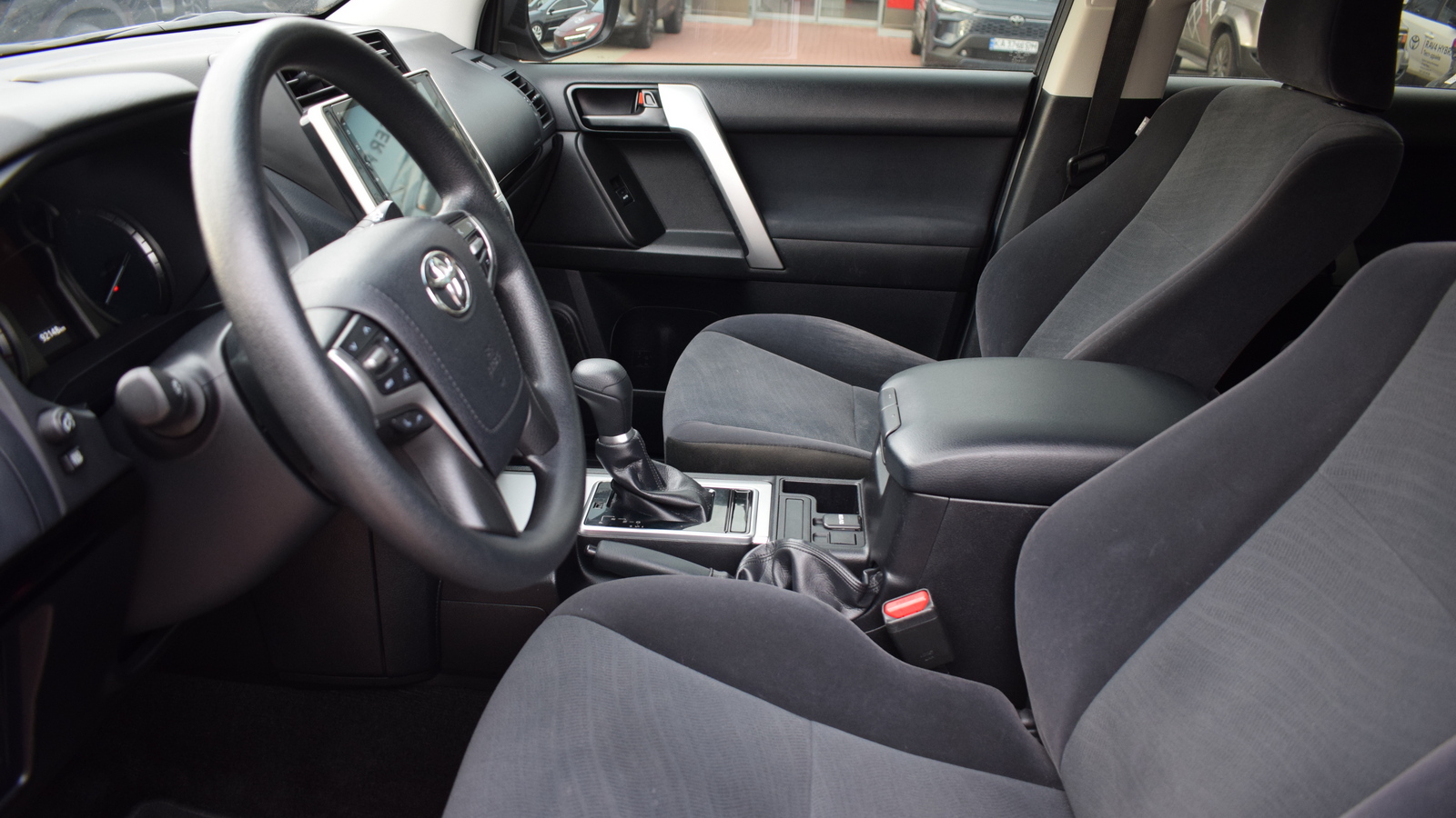 Toyota LAND CRUISER PRADO 2020 року, Універсал, Тойота Центр Житомир "Стар - Кар", м.Житомир | Фото № 12 Toyota LAND CRUISER PRADO 2020 року з пробігом 92148 км, Універсал, Тойота Центр Житомир "Стар - Кар", м.Житомир - 1623920 ГРН | Фото № 12