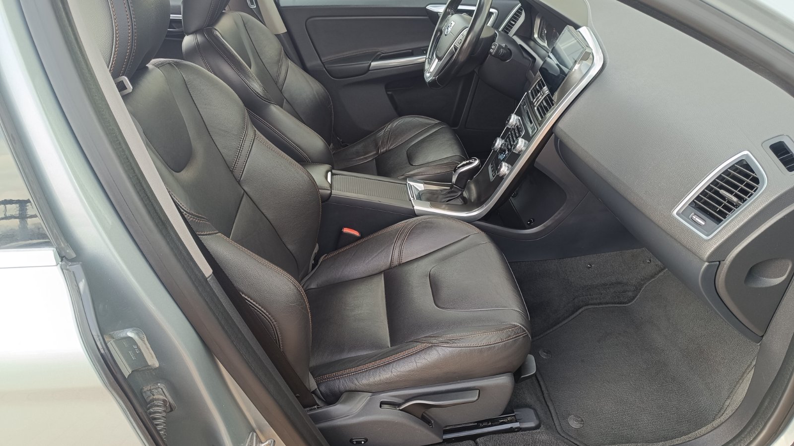 Інші авто VOLVO XC60 2015 року з пробігом 172127 км, Універсал, Тойота Центр Київ «ВІДІ Аеропорт», м.Київ - 830000 ГРН | Фото № 6