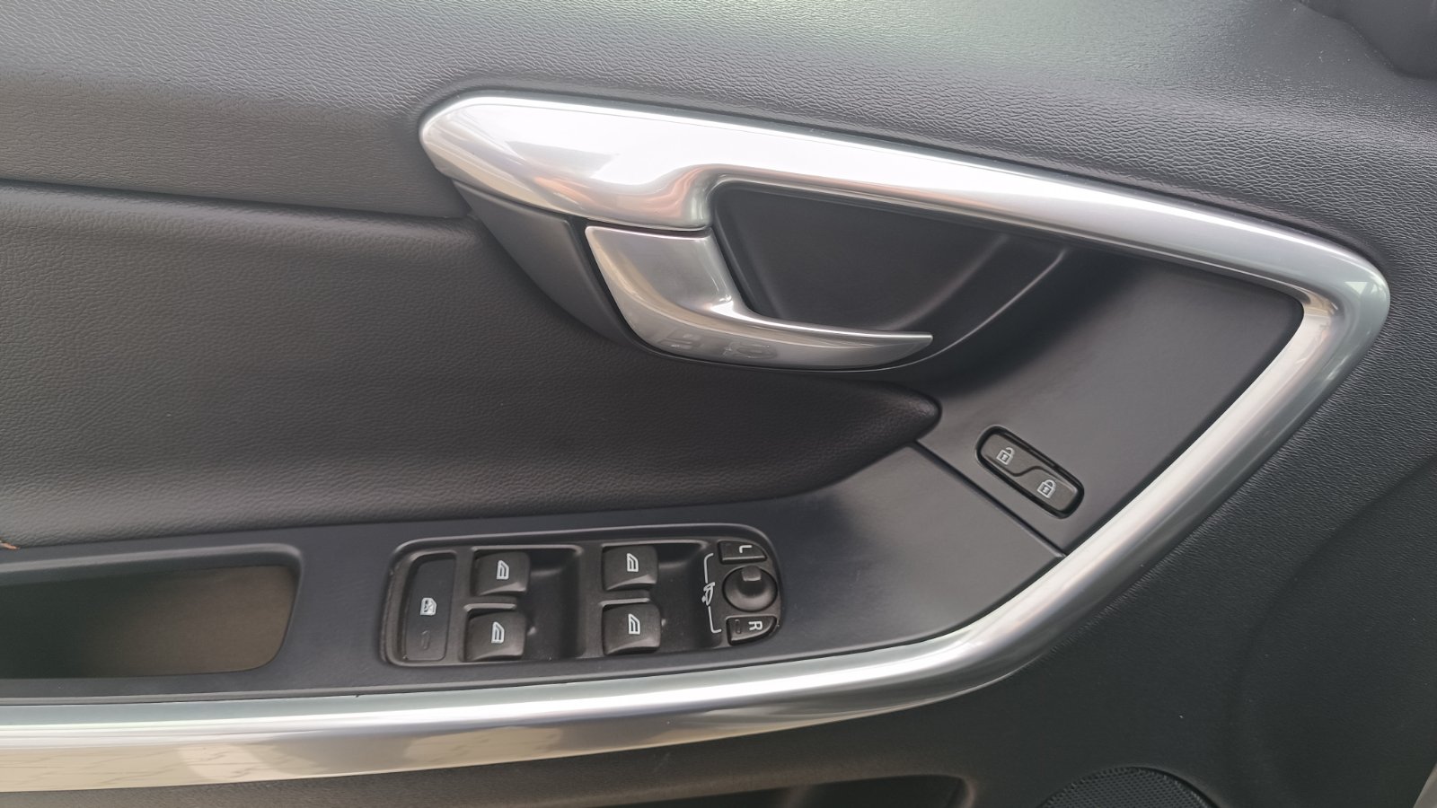 Інші авто VOLVO XC60 2015 року з пробігом 172127 км, Універсал, Тойота Центр Київ «ВІДІ Аеропорт», м.Київ - 830000 ГРН | Фото № 13