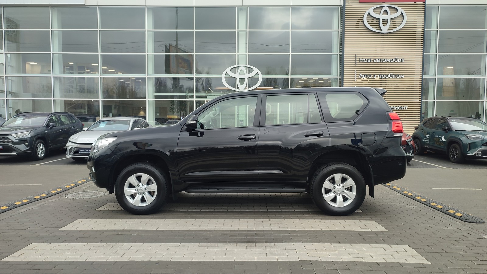Toyota LAND CRUISER PRADO 2023 року з пробігом 61836 км, Універсал, Тойота Центр Київ "ВіДі Автострада", м.Київ - 1980000 ГРН | Фото № 3