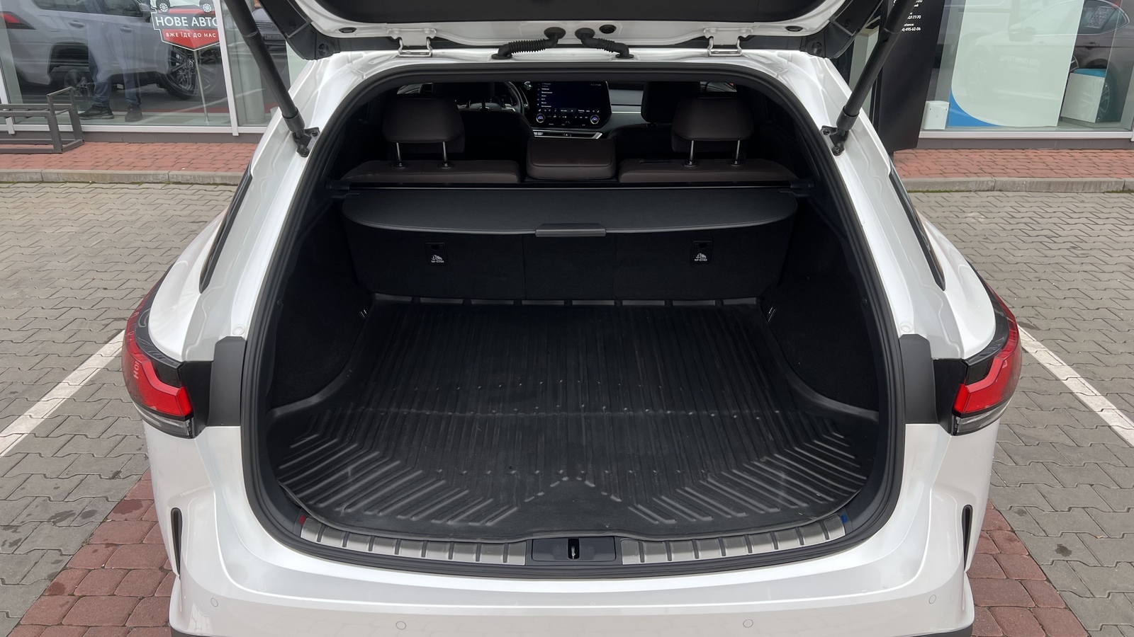 Lexus RX 450h+ 2024 року з пробігом 8908 км, Універсал, Тойота Центр Вінниця "Преміум Мотор", м.Вінниця - 3952500 ГРН | Фото № 10