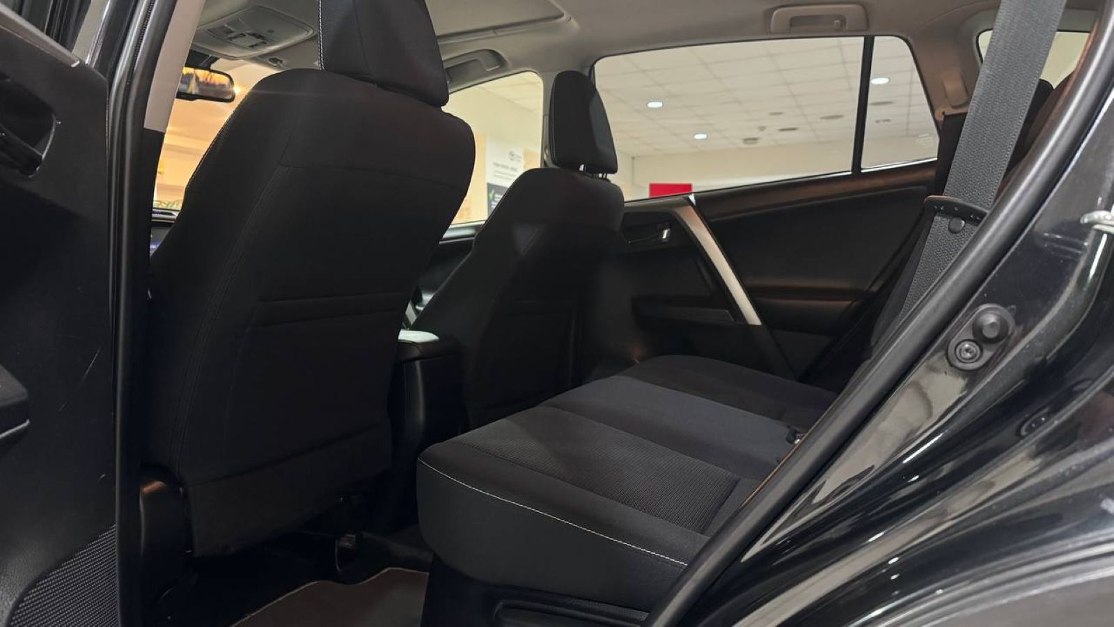 Toyota RAV4 2017 року з пробігом 219000 км, Універсал, Тойота Центр Ужгород "Карат Мотор", м.Ужгород - 930000 ГРН | Фото № 11