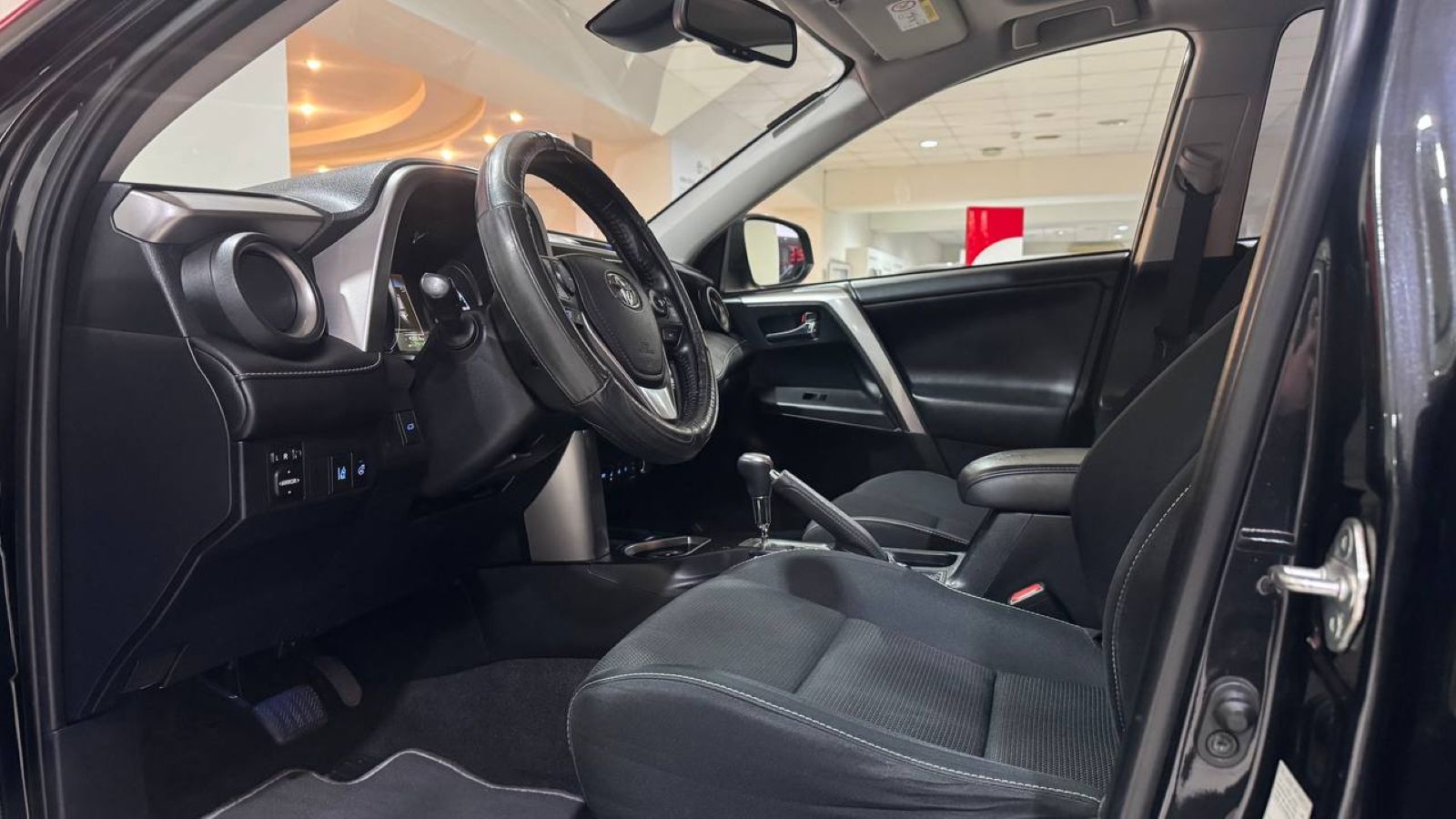 Toyota RAV4 2017 року з пробігом 219000 км, Універсал, Тойота Центр Ужгород "Карат Мотор", м.Ужгород - 930000 ГРН | Фото № 12