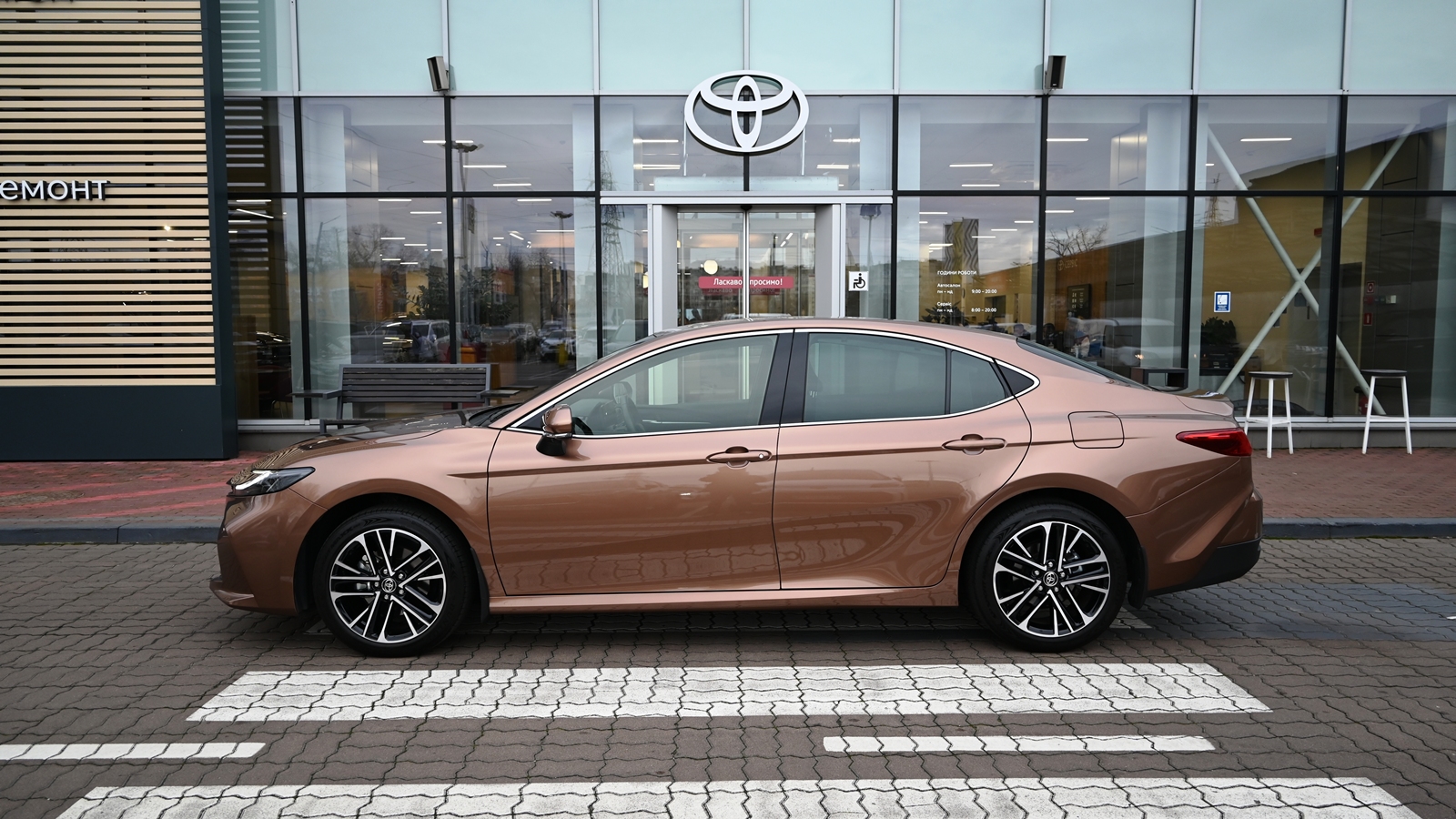 Toyota CAMRY 2024 року з пробігом 2289 км, Седан, Тойота Центр Київ "Сіті Плаза", м.Київ - 2011000 ГРН | Фото № 3