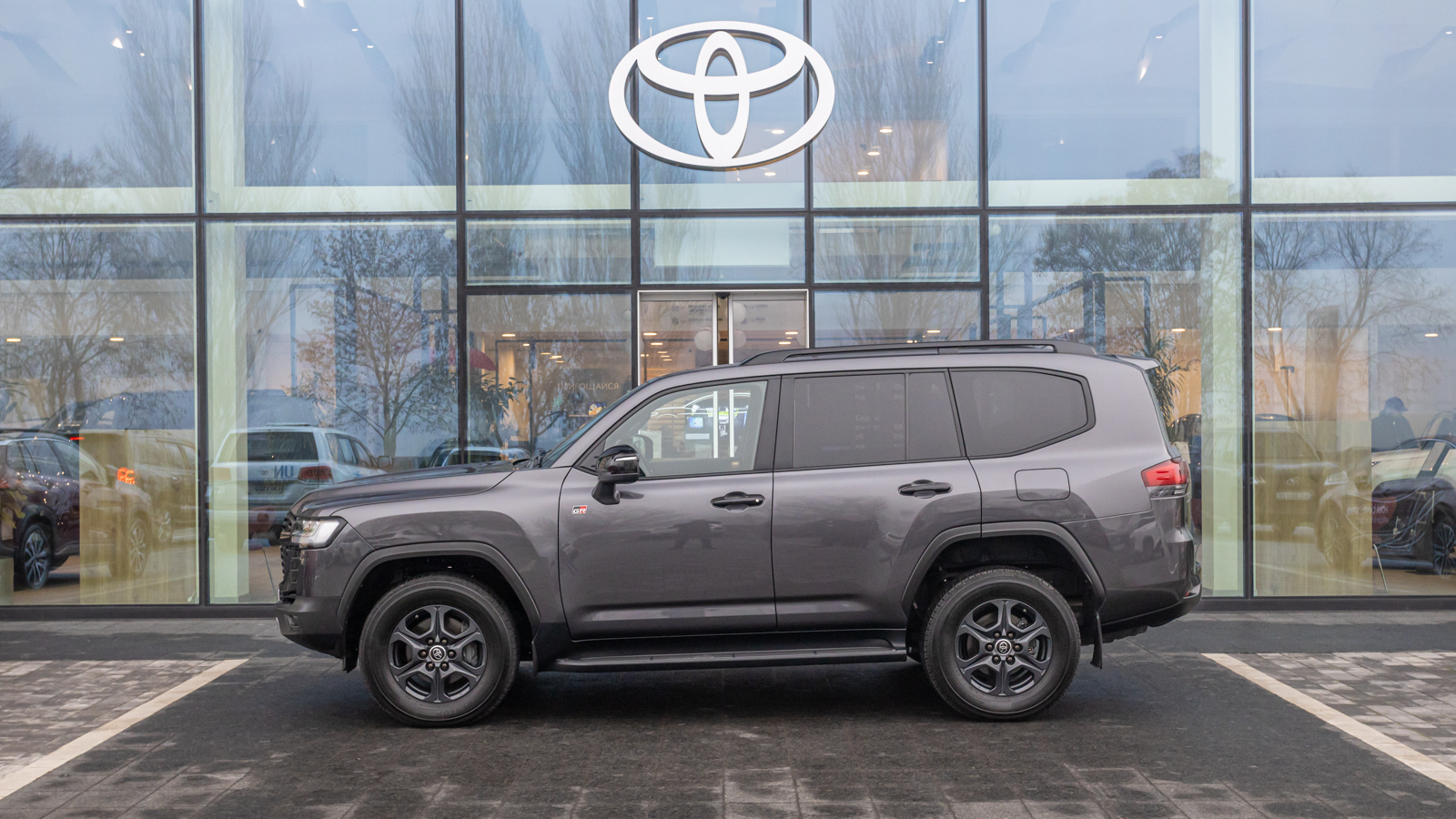 Toyota LAND CRUISER 2023 року з пробігом 34151 км, Універсал, Тойота Центр Дніпро "Алмаз Мотор" на Запорізькому шосе, м.Дніпро - 3315000 ГРН | Фото № 3