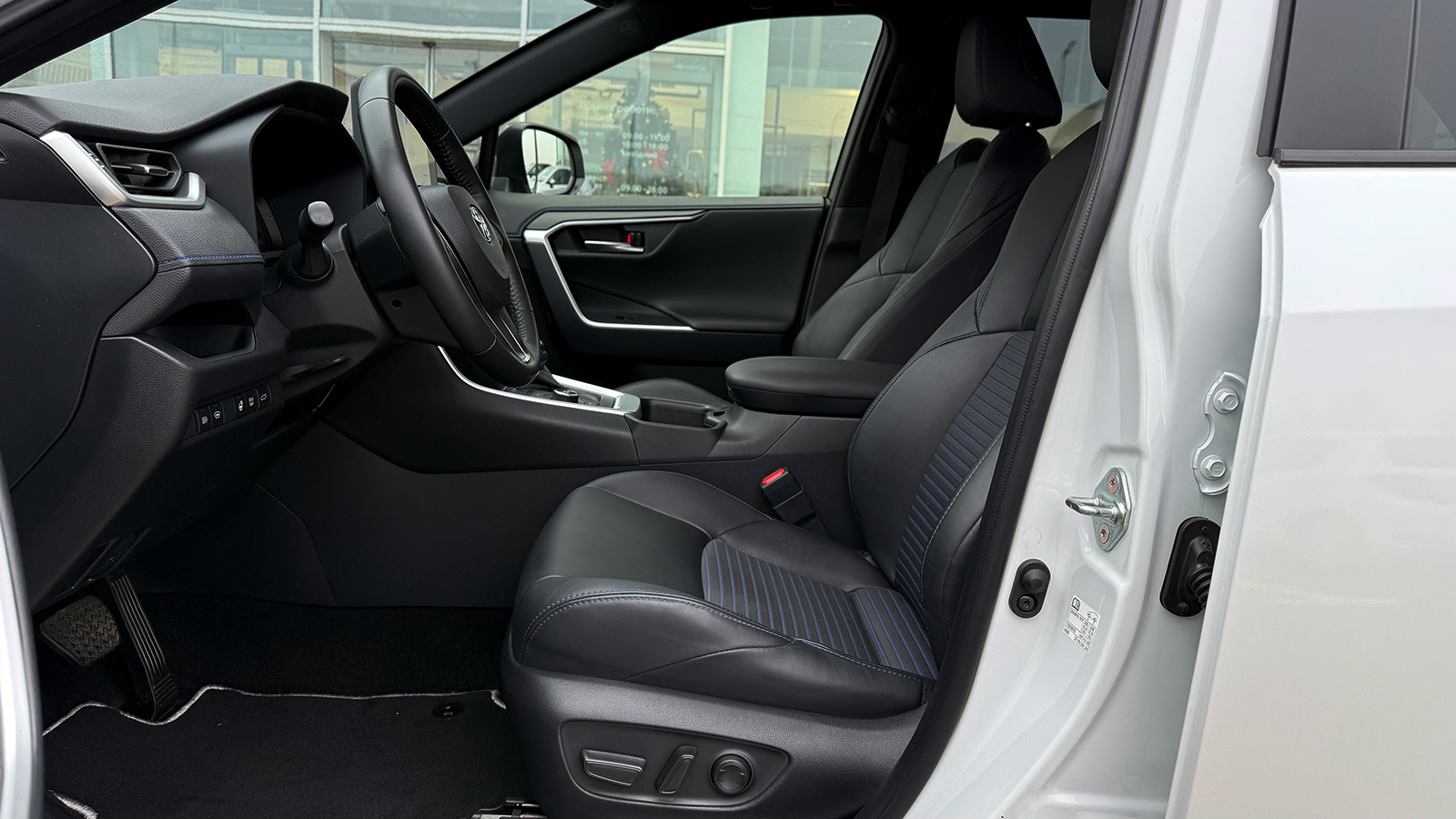 Toyota RAV4 2024 року з пробігом 15487 км, Універсал, Тойота Центр Рівне "Агат Авто", м.Рівне - 1886800 ГРН | Фото № 12