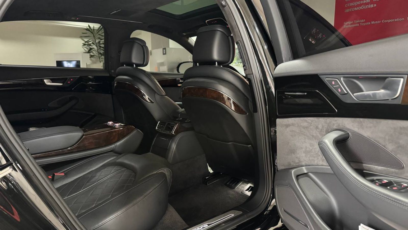 Інші авто AUDI A8 2015 року з пробігом 215000 км, Седан, Тойота Центр Ужгород "Карат Мотор", м.Ужгород - 825000 ГРН | Фото № 7