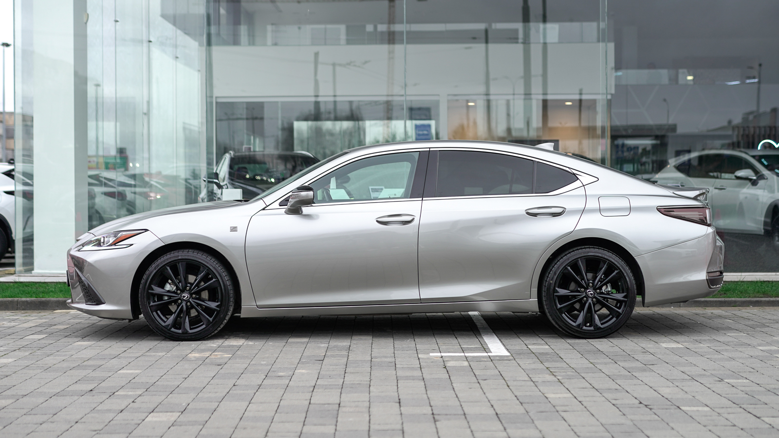 Lexus ES 2023 року з пробігом 47108 км, Седан, Лексус Львів, м.Львів - 1818900 ГРН | Фото № 3