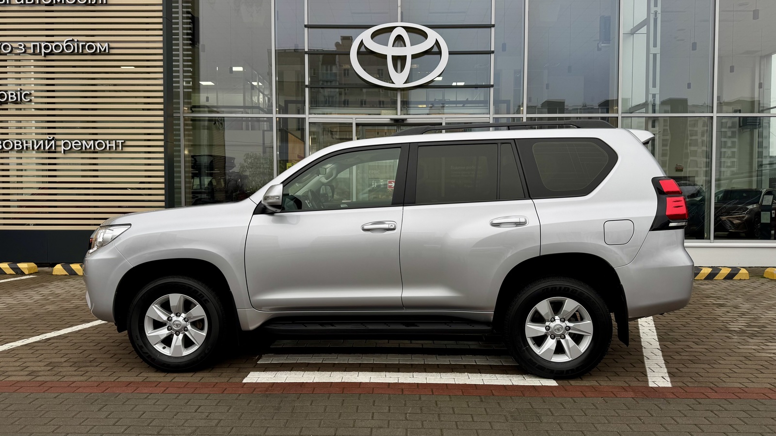 Toyota LAND CRUISER PRADO 2019 року з пробігом 57964 км, Універсал, Тойота Центр Чернігів "Соллі-Плюс", м.Чернігів - 1620000 ГРН | Фото № 3