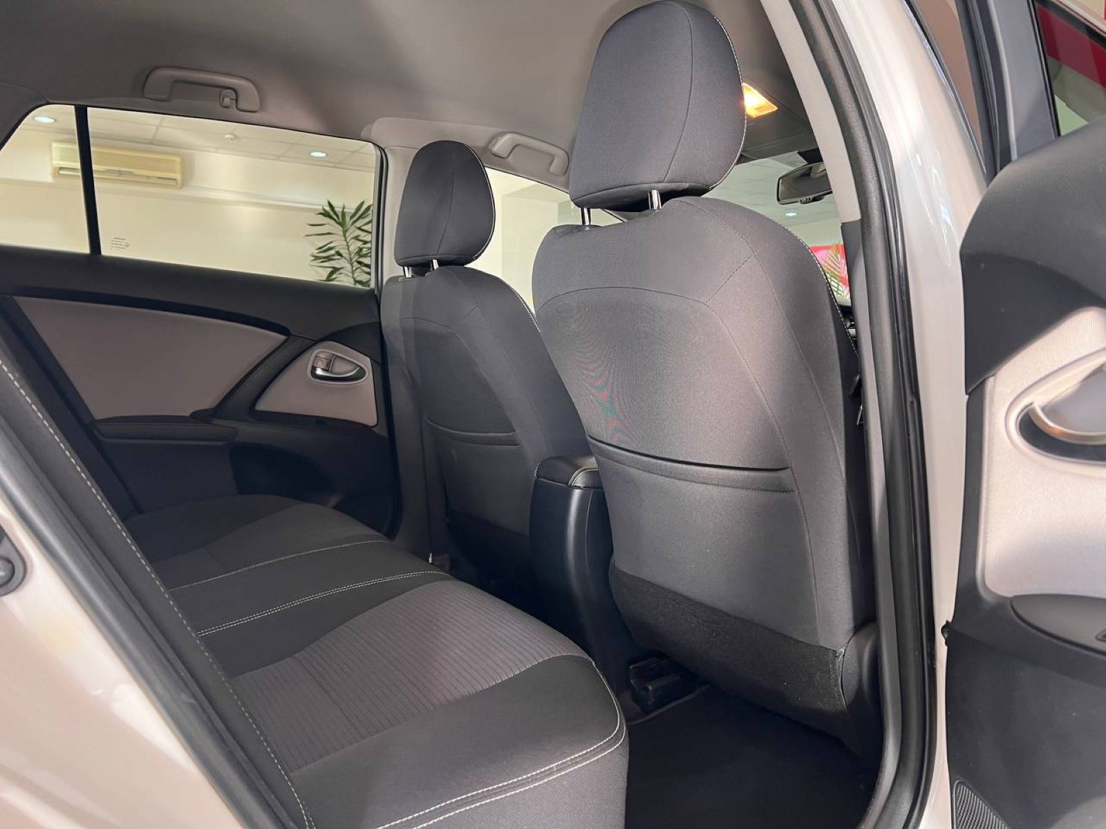 Toyota AVENSIS 2016 року з пробігом 194579 км, Універсал, Тойота Центр Ужгород "Карат Мотор", м.Ужгород - 524500 ГРН | Фото № 7