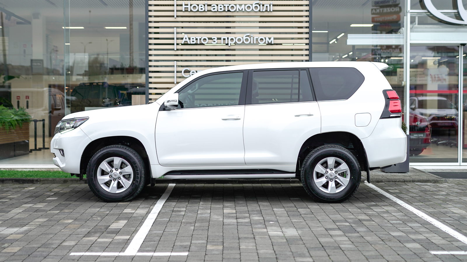 Toyota LAND CRUISER PRADO 2020 року з пробігом 28436 км, Універсал, Тойота Центр Львів "Діамант", м.Львів - 1692000 ГРН | Фото № 3