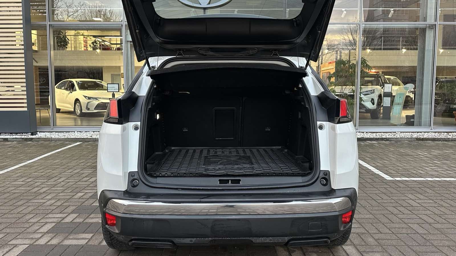 Інші авто PEUGEOT 3008 2017 року, Універсал, Тойота Центр Луцьк "Автоконцепт", м.Луцьк | Фото № 10 Інші авто PEUGEOT 3008 2017 року з пробігом 240000 км, Універсал, Тойота Центр Луцьк "Автоконцепт", м.Луцьк - 685000 ГРН | Фото № 10