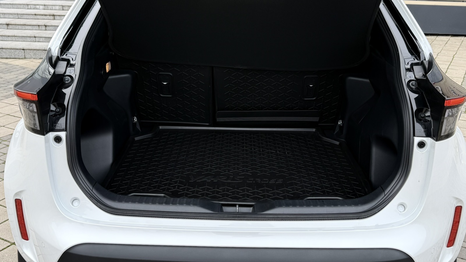 Toyota YARIS CROSS 2024 року, Хетчбек, Тойота Центр Одеса "Інжпроект", м.Одеса | Фото № 10 Toyota YARIS CROSS 2024 року з пробігом 1482 км, Хетчбек, Тойота Центр Одеса "Інжпроект", м.Одеса - 1368520 ГРН | Фото № 10