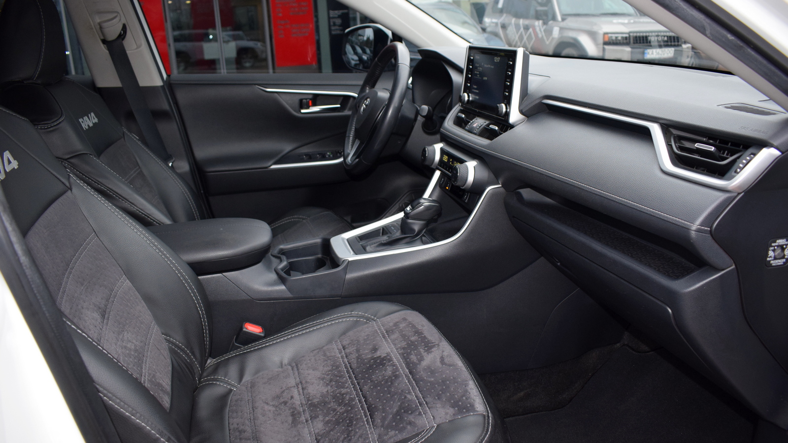 Toyota RAV4 2020 року з пробігом 112303 км, Універсал, Тойота Центр Житомир "Стар - Кар", м.Житомир - 1136320 ГРН | Фото № 6