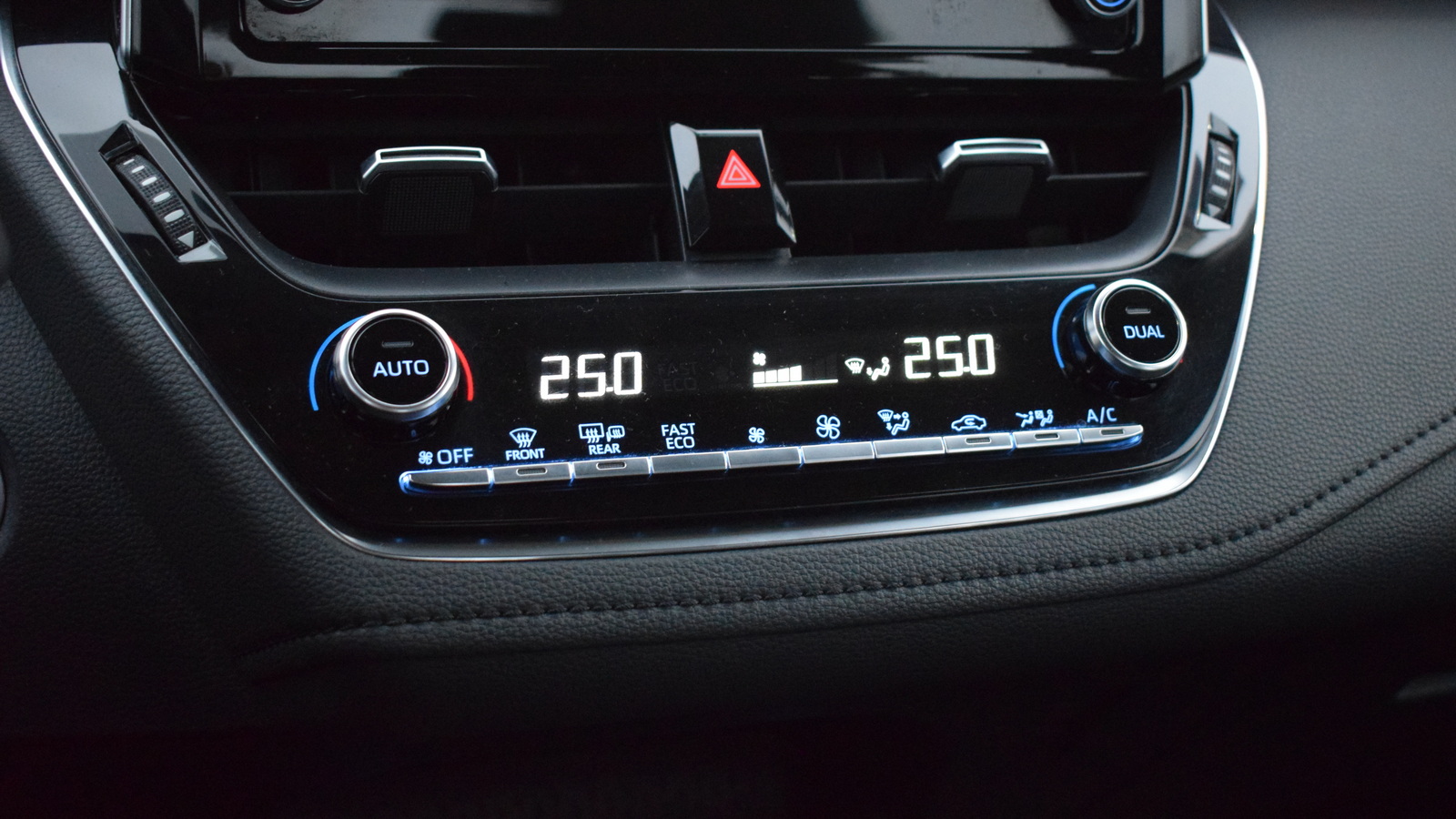 Toyota COROLLA 2021 року, Седан, Тойота Центр Житомир "Стар - Кар", м.Житомир | Фото № 21 Toyota COROLLA 2021 року з пробігом 86138 км, Седан, Тойота Центр Житомир "Стар - Кар", м.Житомир - 917910 ГРН | Фото № 21