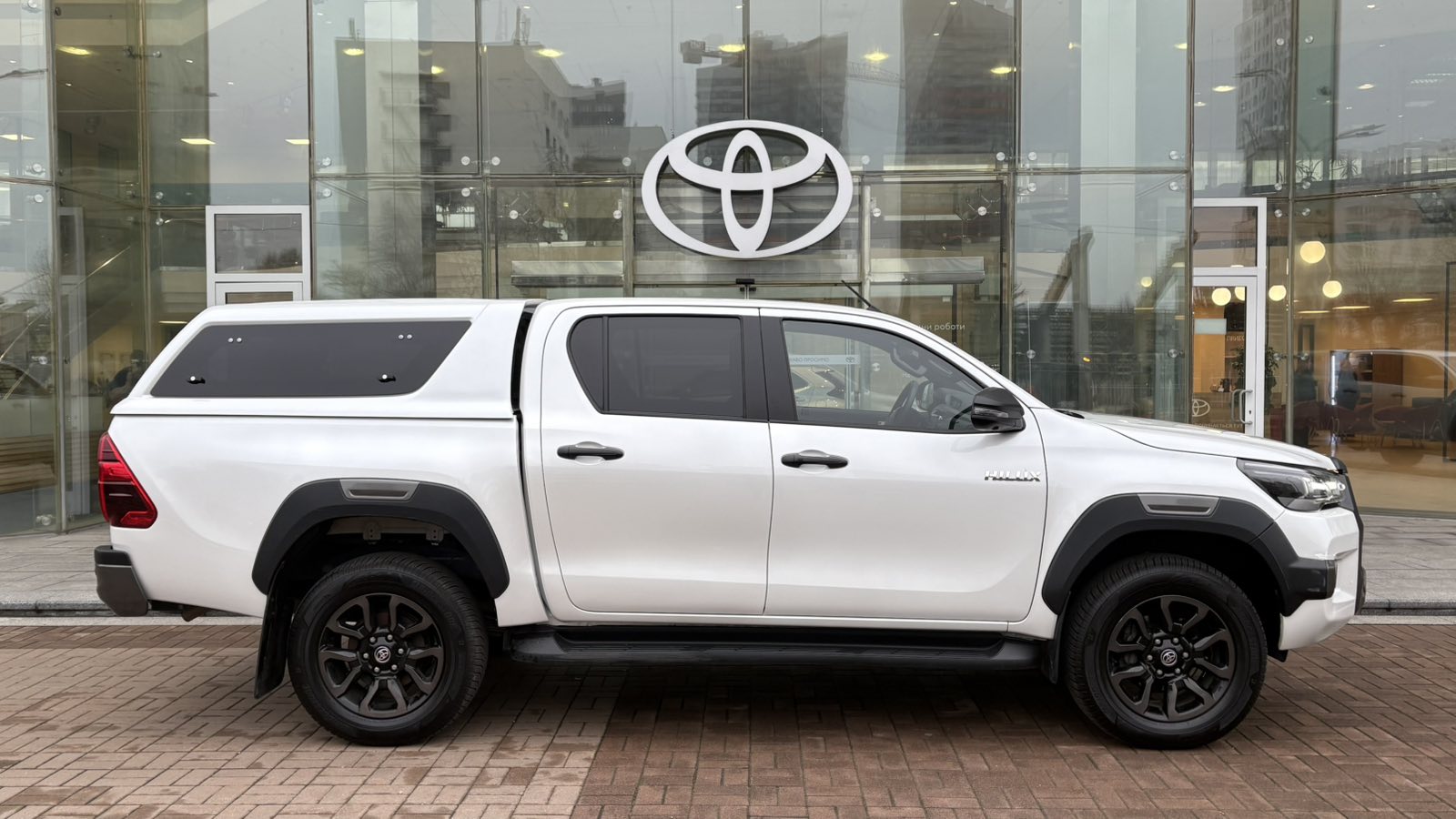 Toyota HILUX 2022 року, Пікап, Тойота Центр Київ "Автосаміт Укравто", м.Київ | Фото № 16 Toyota HILUX 2022 року з пробігом 59758 км, Пікап, Тойота Центр Київ "Автосаміт Укравто", м.Київ - 1985500 ГРН | Фото № 16