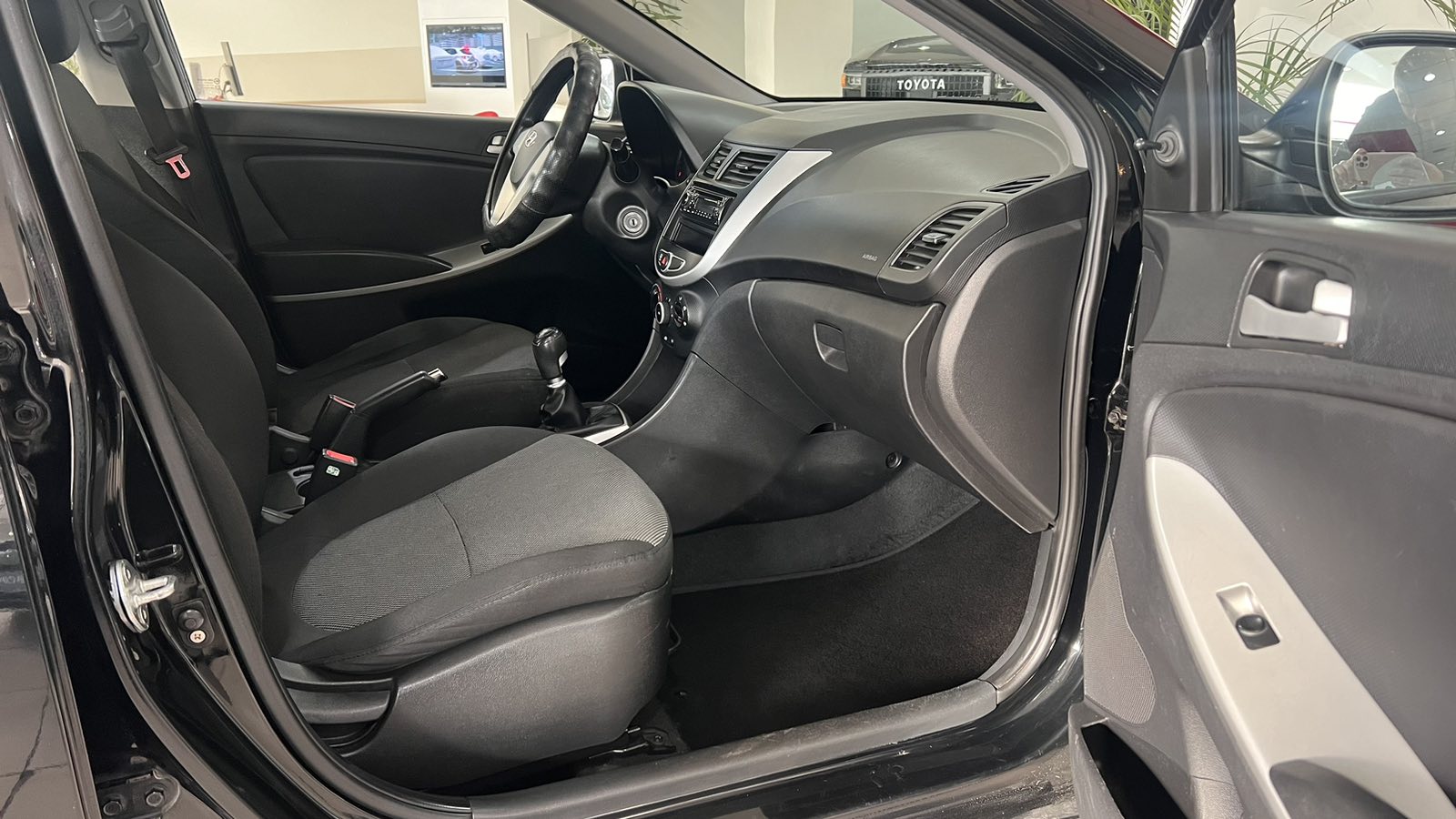 Інші авто HYUNDAI ACCENT 2012 року, Седан, Тойота Центр Ужгород "Карат Мотор", м.Ужгород | Фото № 6 Інші авто HYUNDAI ACCENT 2012 року з пробігом 231500 км, Седан, Тойота Центр Ужгород "Карат Мотор", м.Ужгород - 230000 ГРН | Фото № 6