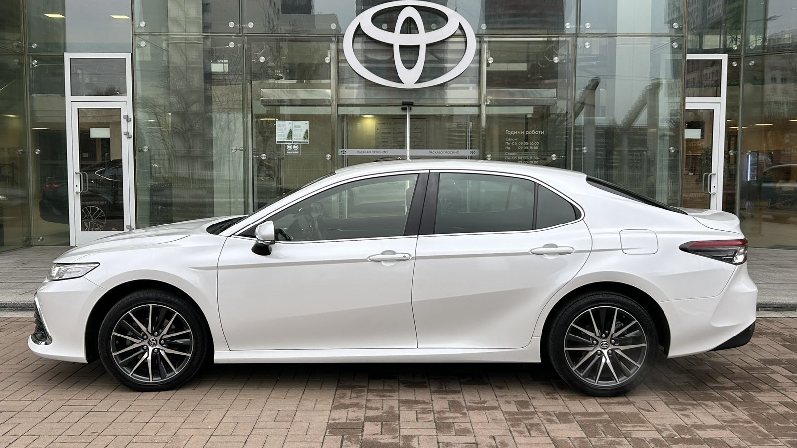 Toyota CAMRY 2021 року, Седан, Тойота Центр Київ "Автосаміт Укравто", м.Київ | Фото № 3 Toyota CAMRY 2021 року з пробігом 99238 км, Седан, Тойота Центр Київ "Автосаміт Укравто", м.Київ - 1430000 ГРН | Фото № 3