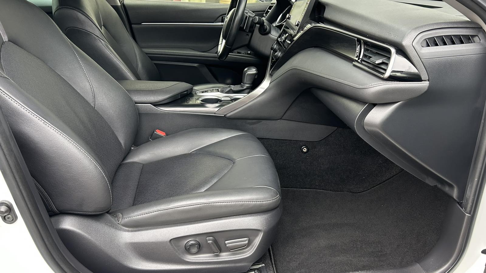 Toyota CAMRY 2021 року, Седан, Тойота Центр Київ "Автосаміт Укравто", м.Київ | Фото № 6 Toyota CAMRY 2021 року з пробігом 99238 км, Седан, Тойота Центр Київ "Автосаміт Укравто", м.Київ - 1430000 ГРН | Фото № 6